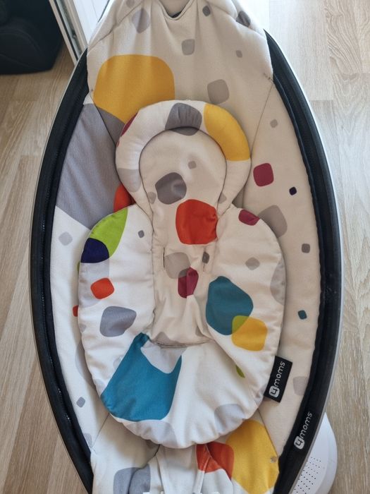 Електрическата бебешка люлка mamaRoo 4.0