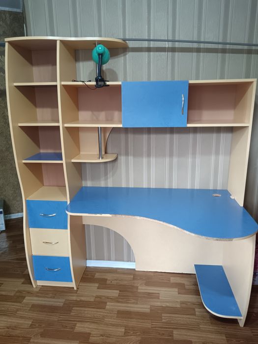 Продам письменный стол