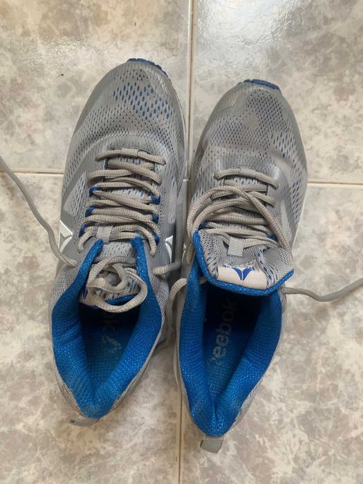 Продавам маркови маратонки оригинал марка reebok.