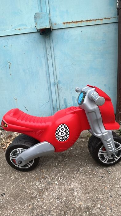 Motor rosu copii mici