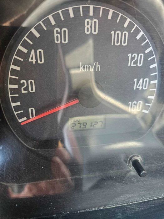 ISUZU yaxshi xolatda sotiladi
