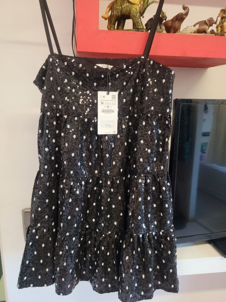 Нова рокля на Zara размер М