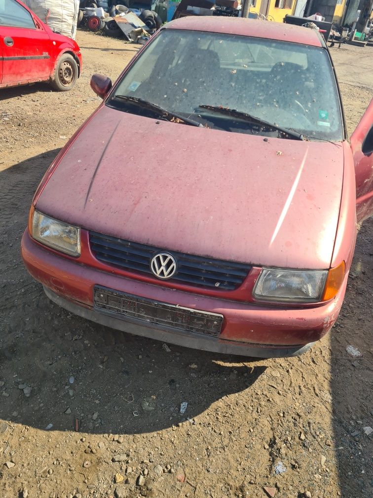 Фолксваген Поло 1.6  Volkswagen Polo 1.6 на части