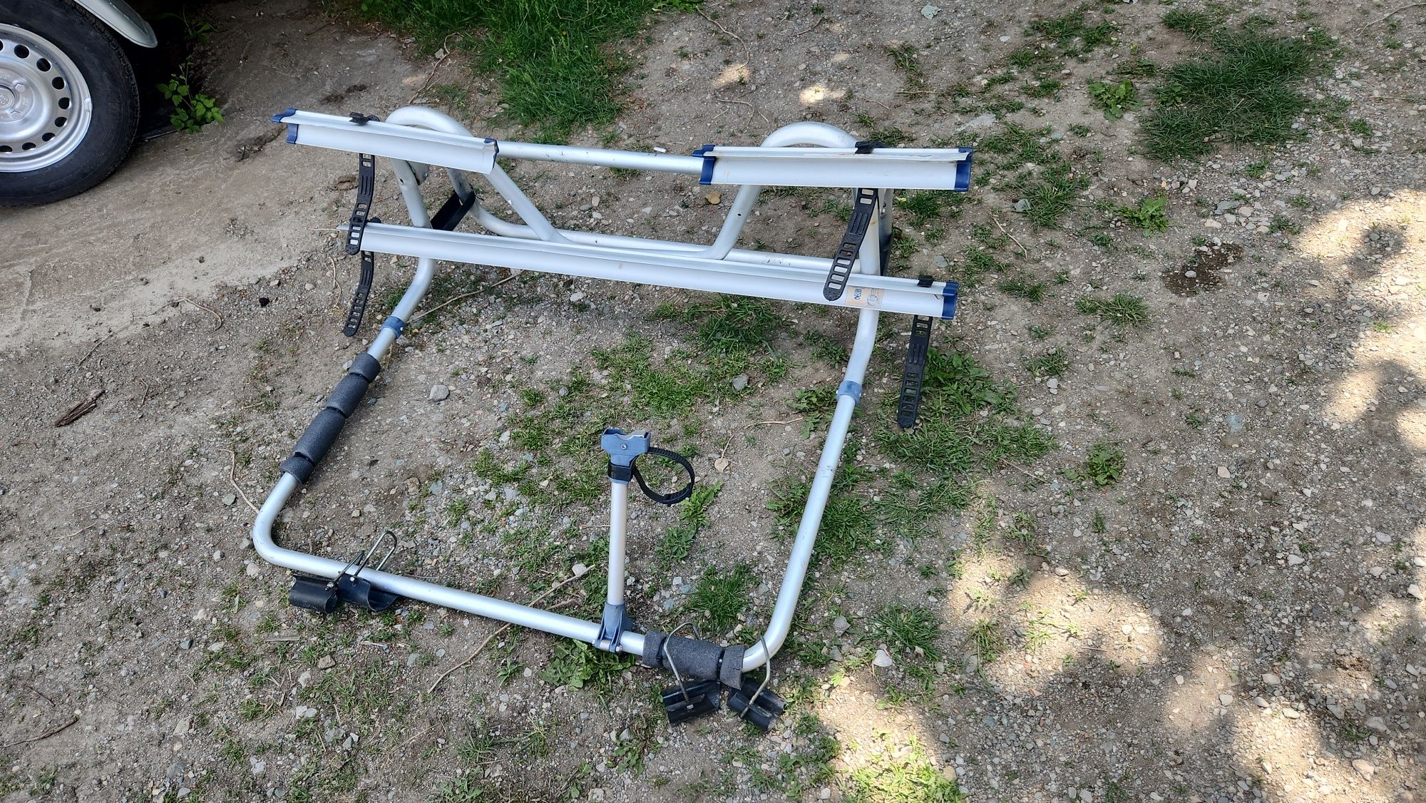 Стойка за 2 колела Thule за каравана.