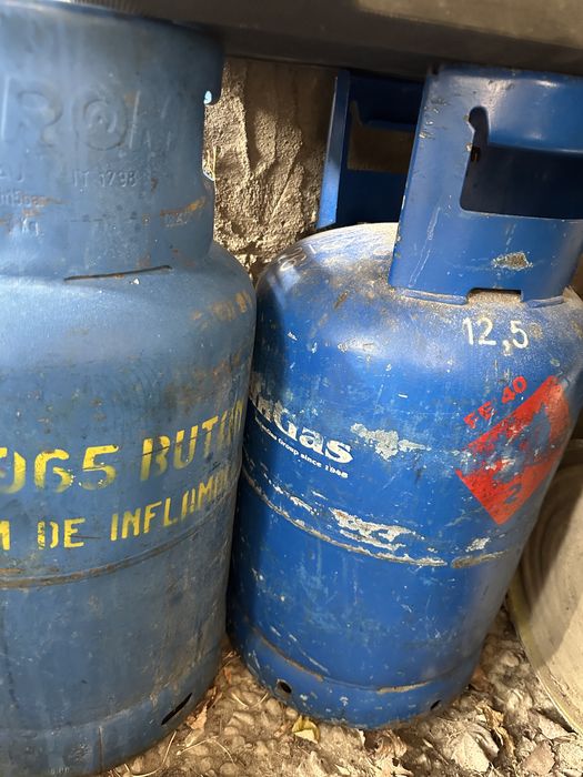 Vând butelie cu guler