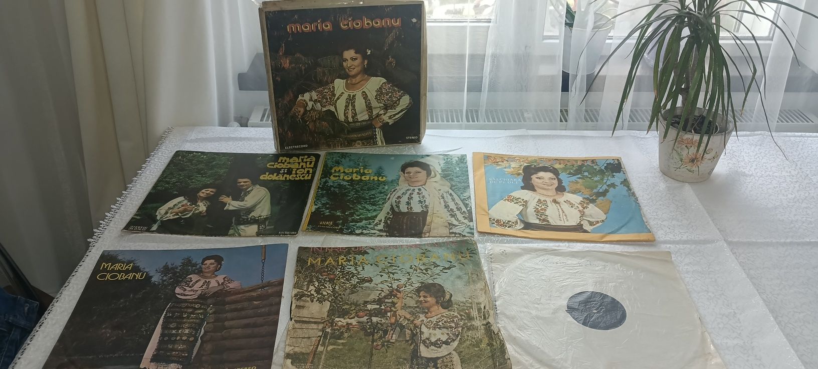 Vând placi de Vinil 60 buc 300lei