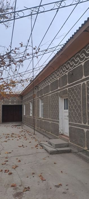 Uy tez va arzon sotiladi