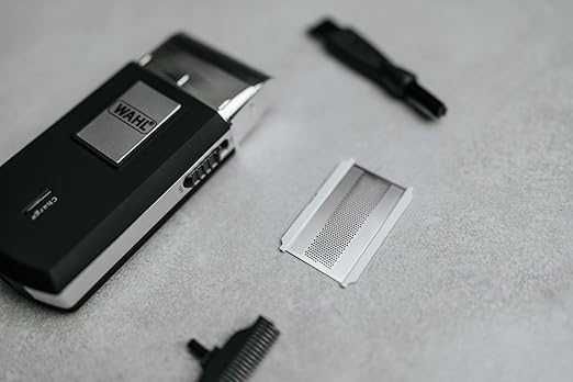 Електрическа мини самобръсначка Wahl Travel Shaver за път