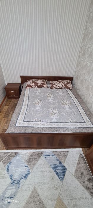 Продам кровать двух спальный с матрасом матрасом