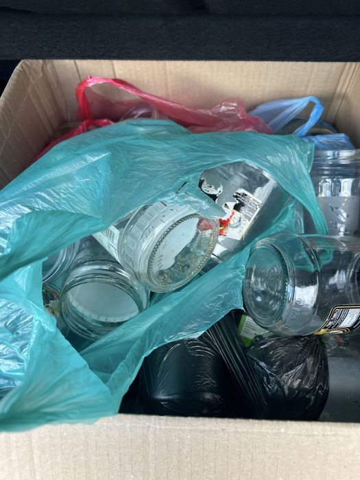 Подарявам стъклени буркани