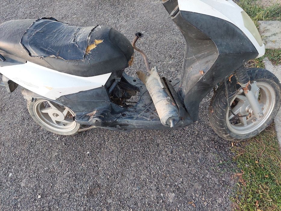 Vind scuter chinezesc pnt piese sau de reparat fără acte