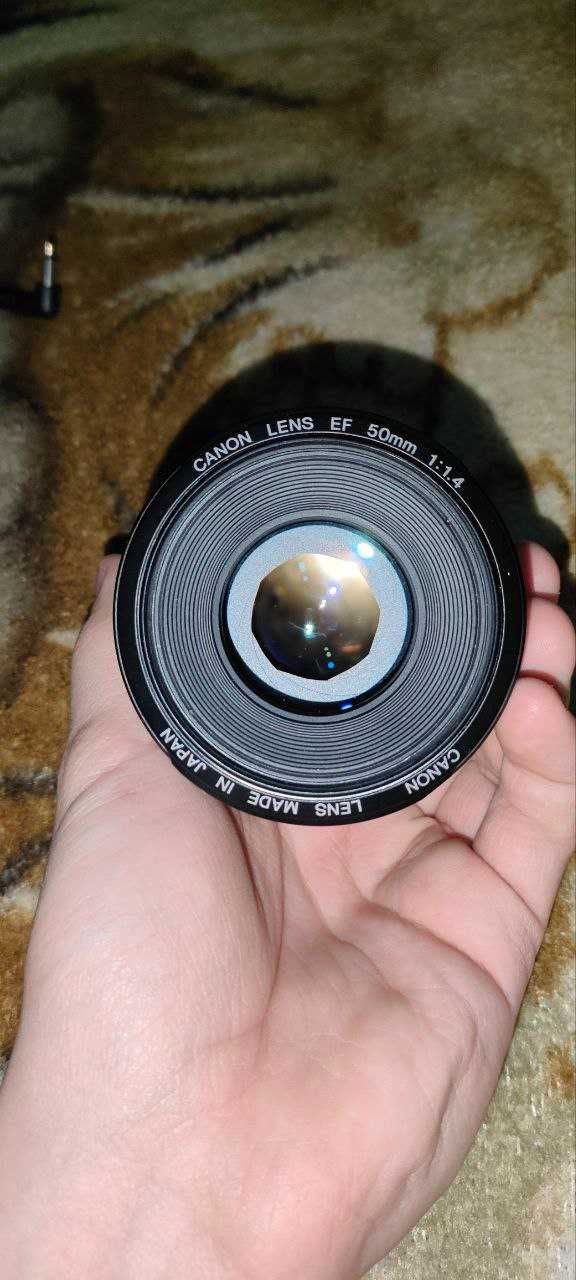 Объектив Canon EF