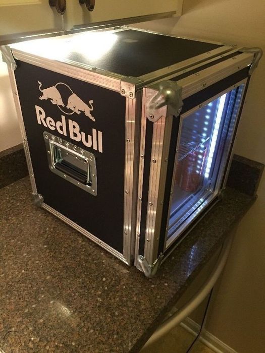 Витринный мини холодильник