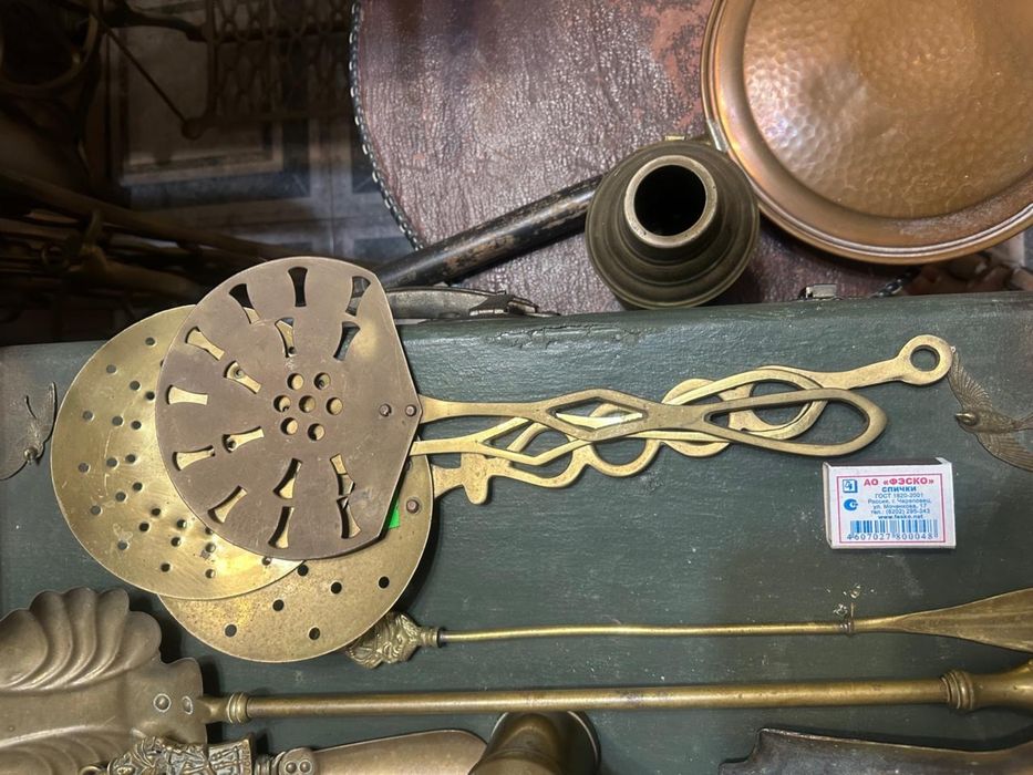 Антикварные кашпо и шумовки из меди и латуни, цена за каждую