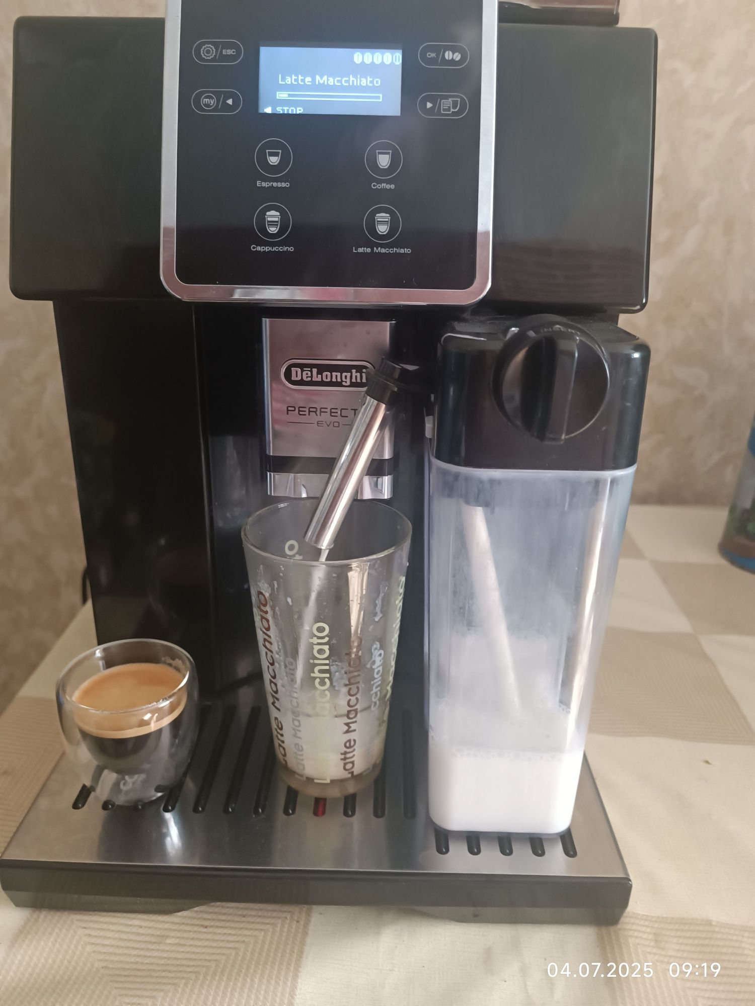 De'Longhi ESAM 420.40.B Perfecta Evo