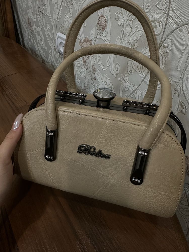 Продам женскую сумку