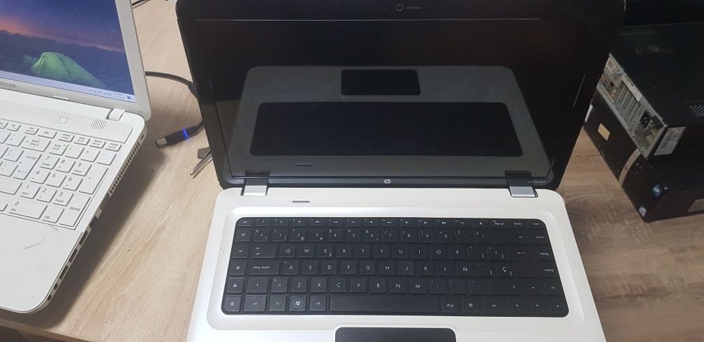 Laptop HP  Pavilion dv6 15,6' perfect functional si un aspect bun