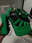 Супер удобные, стильные босоножки под Versace
