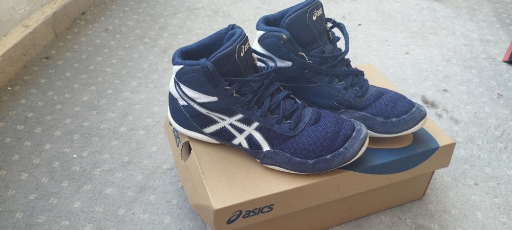 Детски борцивки asics 34 номер 22 см