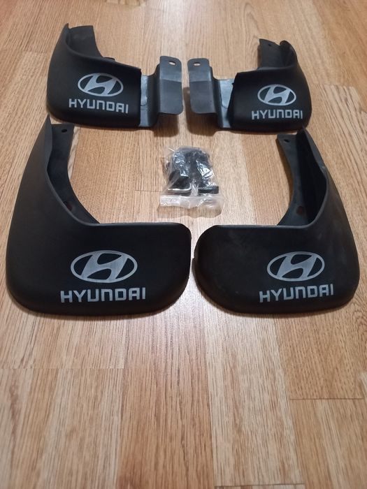Брызговики на Хюндай Акцент новые, передние и задние, с эмблемой