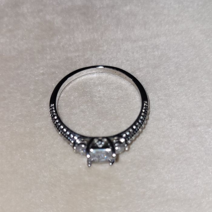 Серебряное кольцо 925F новое