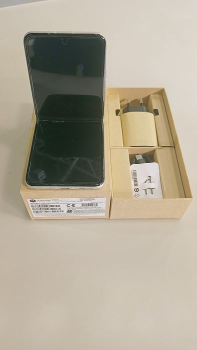 Motorola Razr 40 5G - 8GB RAM / 256GB