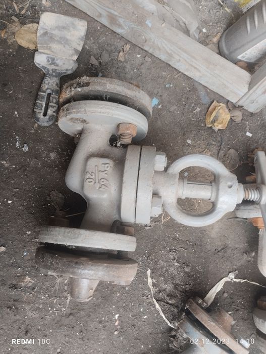 Продам задвижки российские новые