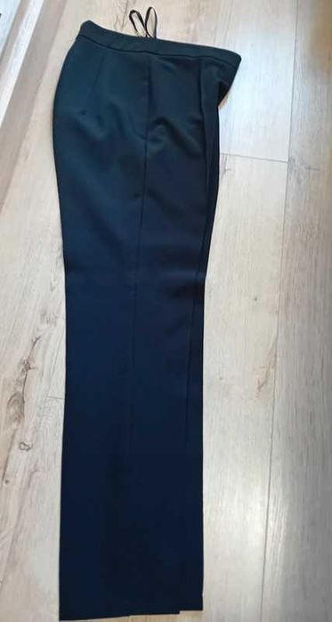 Costum superb BBY de ocazie cu paiete si broderie aurie botez cununie