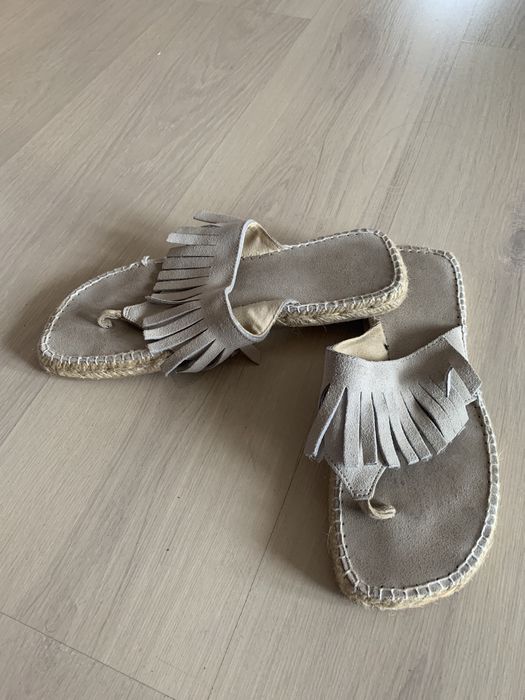 Vand șlapi ( 40) din piele.