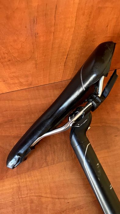 Оригинална Giant седалка с колче към нея за колело в отлично състояние