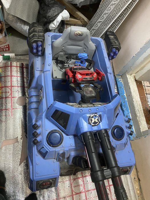 Детский танк Холати зор домда яшимиз жой эгалаб турибди