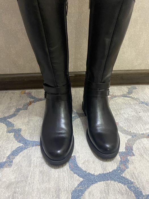 Продаёться обувь женская