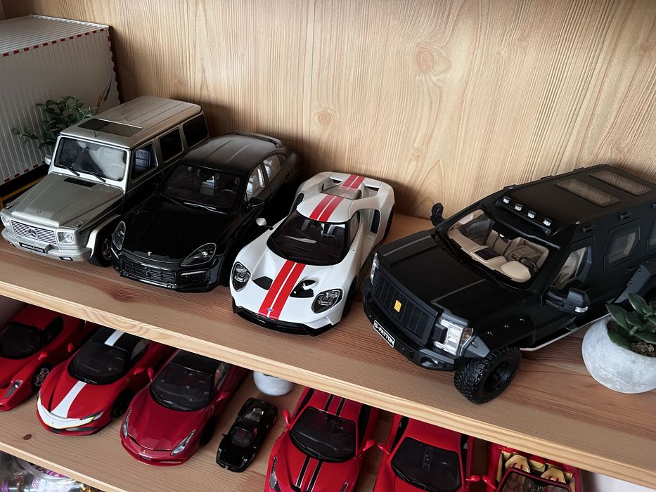 Продавам коли 1/18