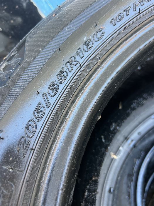 Зимни гуми бусови 205/65/16 Nexen dot 17 . Цена за всичките