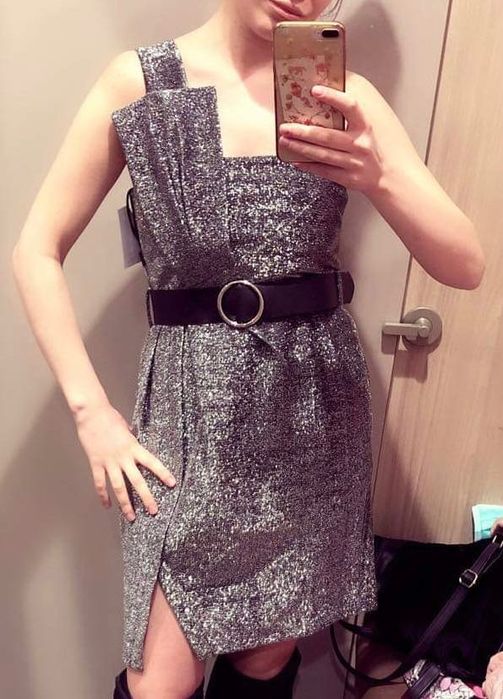 Rochie argintie, scurta, guess , originala.