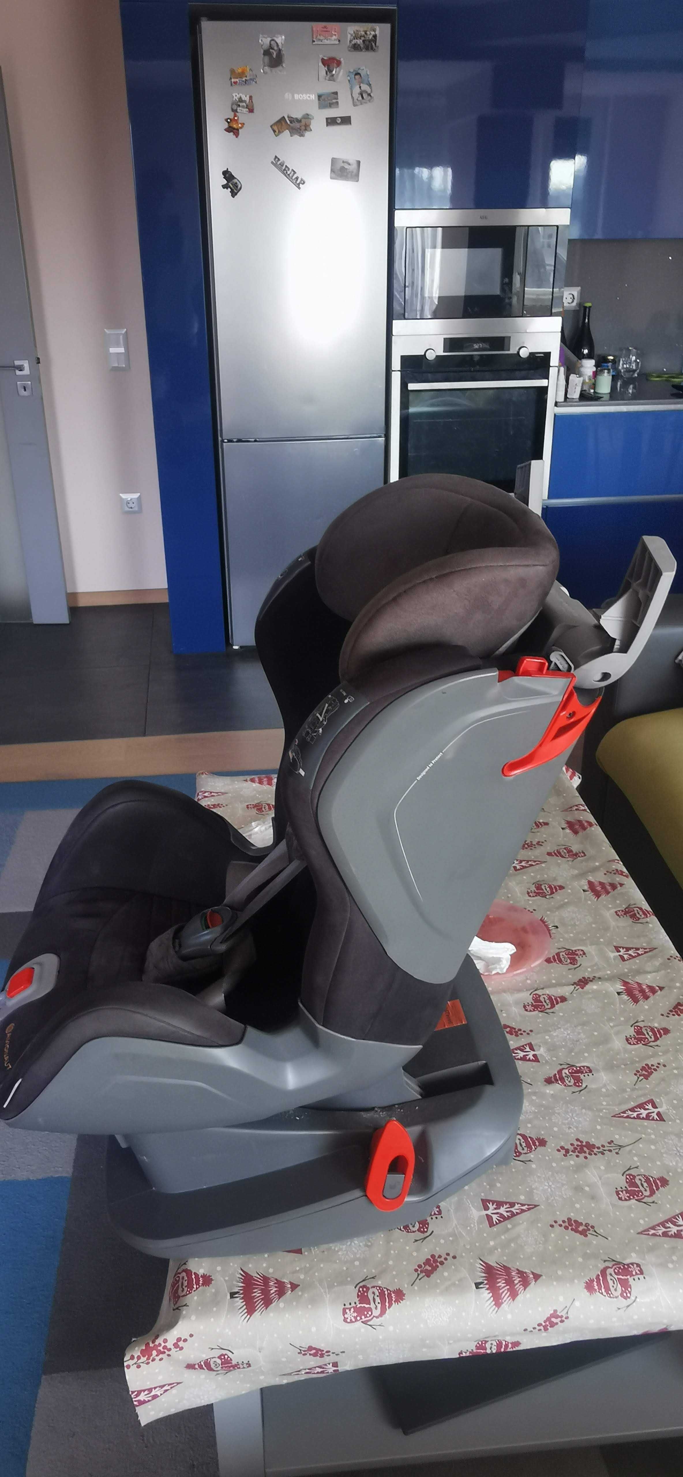 Avionaut Стол за кола Glider Softy 9-25 кг. Черно/Сиво