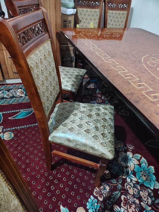 Stol stul sotiladi 12 kishili