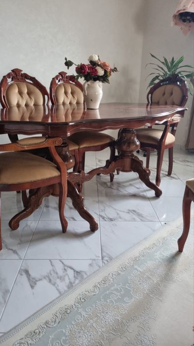 Masa din cires de 6 persoane