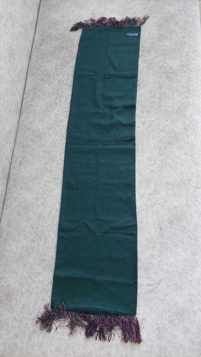 Продавам есенен дамски кашмирен шал