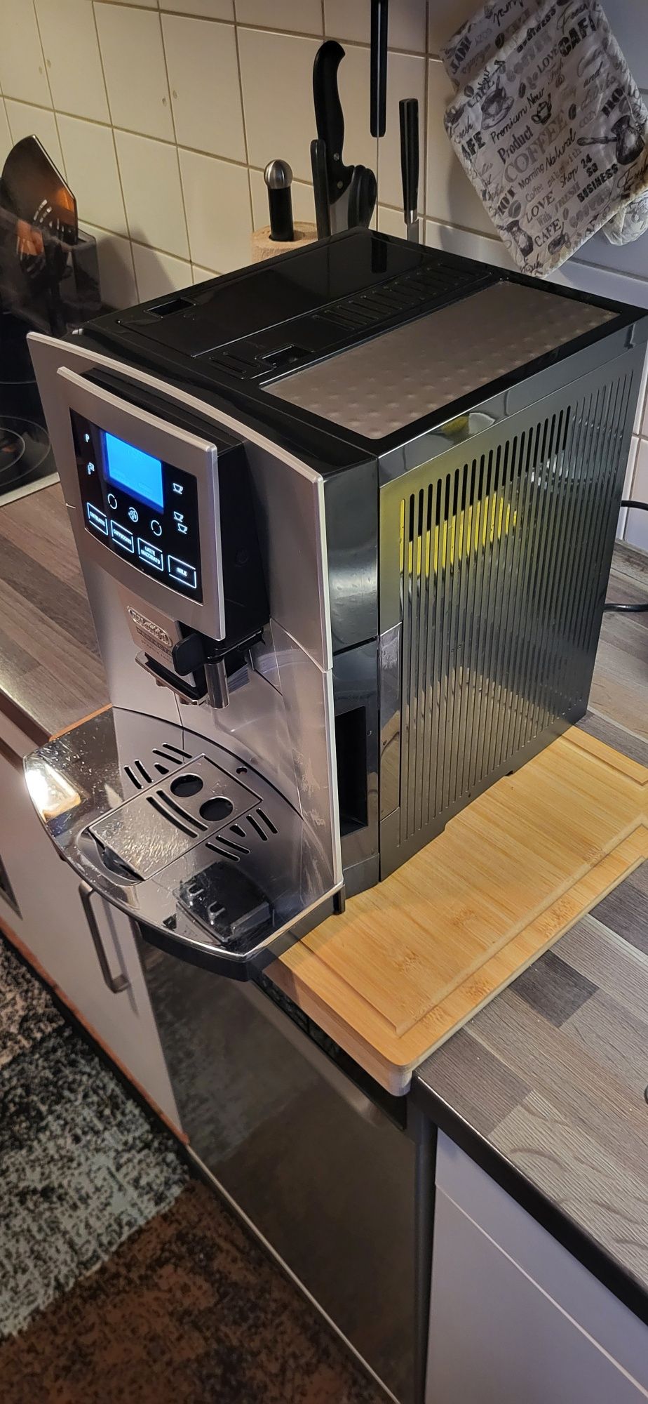 Delonghi PERFECTA Graphic Touch пълен автомат  !
Продавам упот