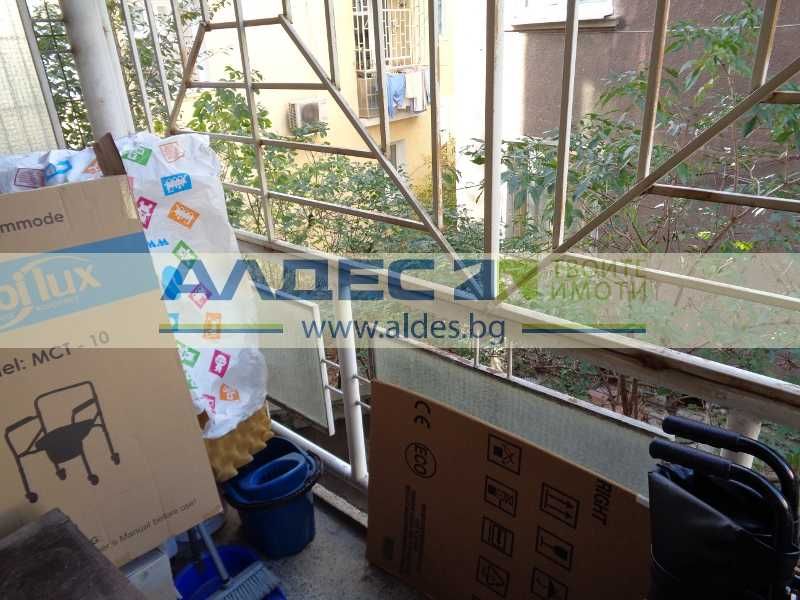 Продава се Тристаен апартамент в София, Яворов - 90 кв.м за 3323 €/кв.м - Снимка #21