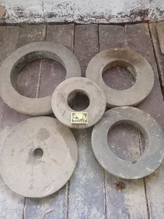 Чарх тошлар сотилади