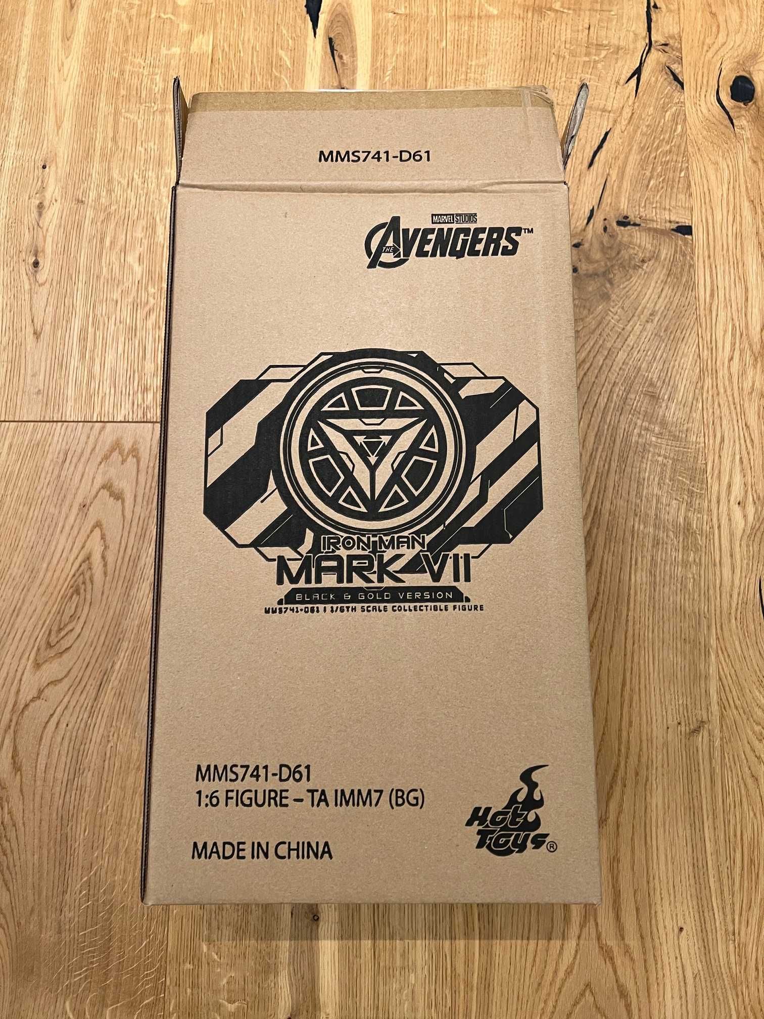 Figurina Hot Toys Iron Man Mark VII - (Black and Gold Version)