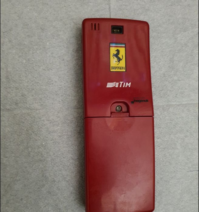 Hagenuk Ferrari, telefon 2g al anilor '90, editie limitata, baterie ok