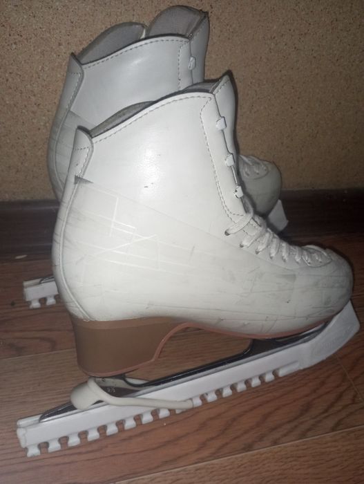 Коньки фигурные edea motivo. 250c это 37,5