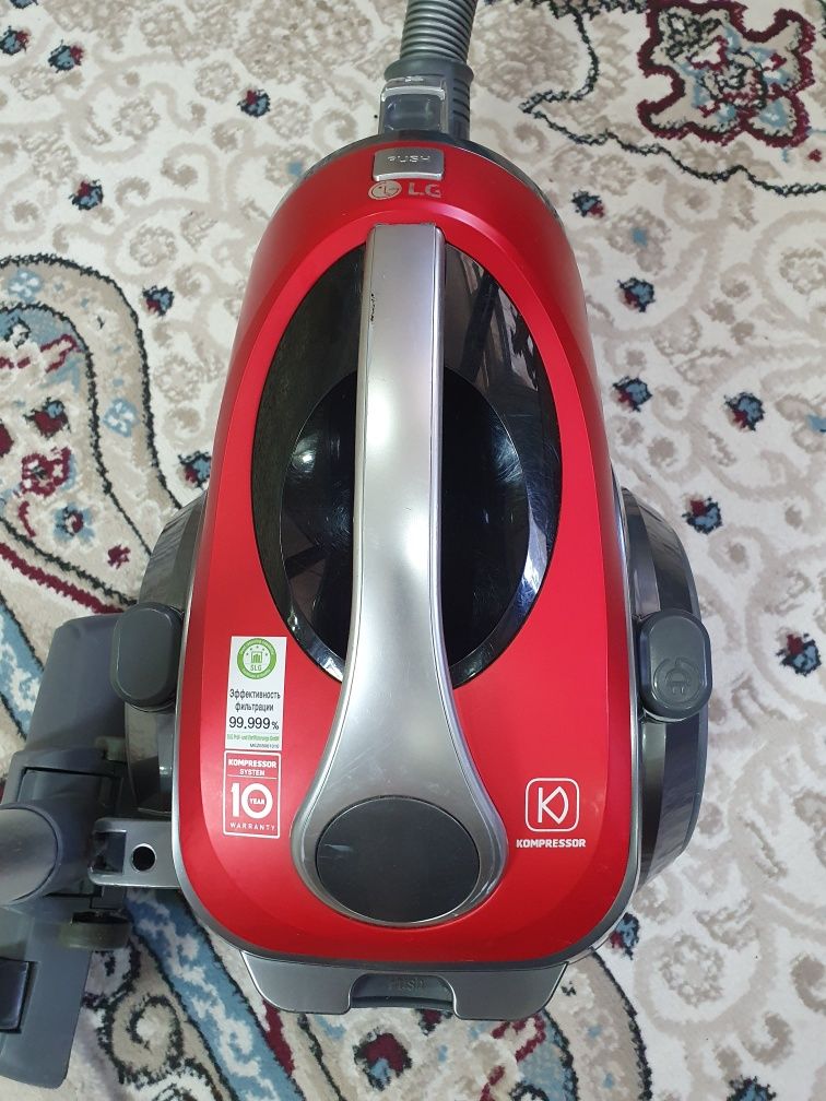 Продаётся пилесос LG 2000w