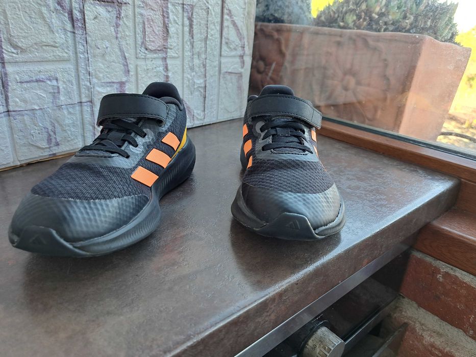 детски маратонки Adidas,кецове,спортни обувки,адидас,ном.35 за момче