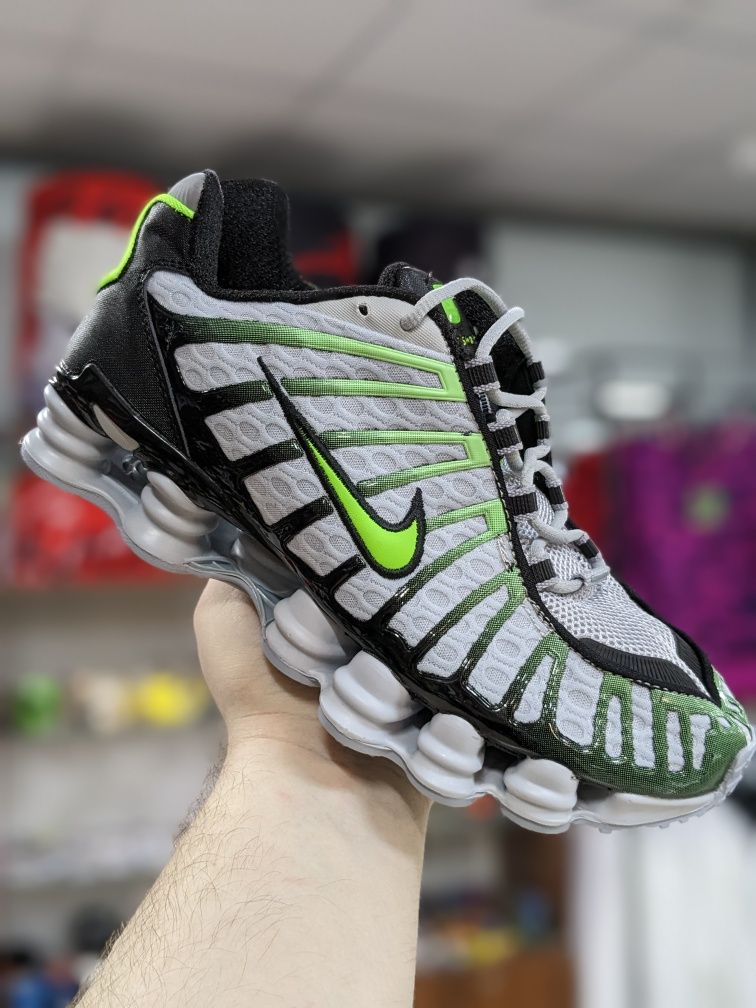 Кроссовки Nike Shox