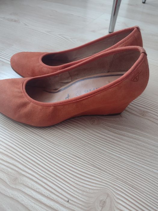 Обувки естествена кожа 38 или 38.5  Tamaris