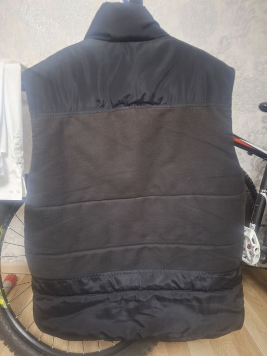 Мужская жилетка тёплая